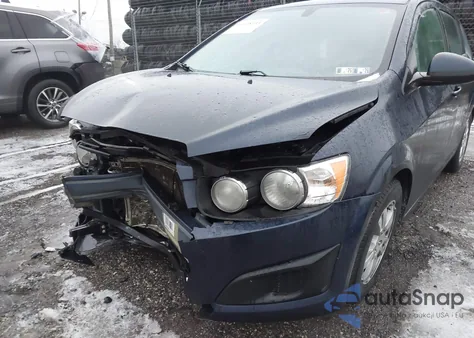 2015 Chevrolet Sonic Lt Auto z USA, uszkodzony, nr VIN 1G1JC6SGXF4205781